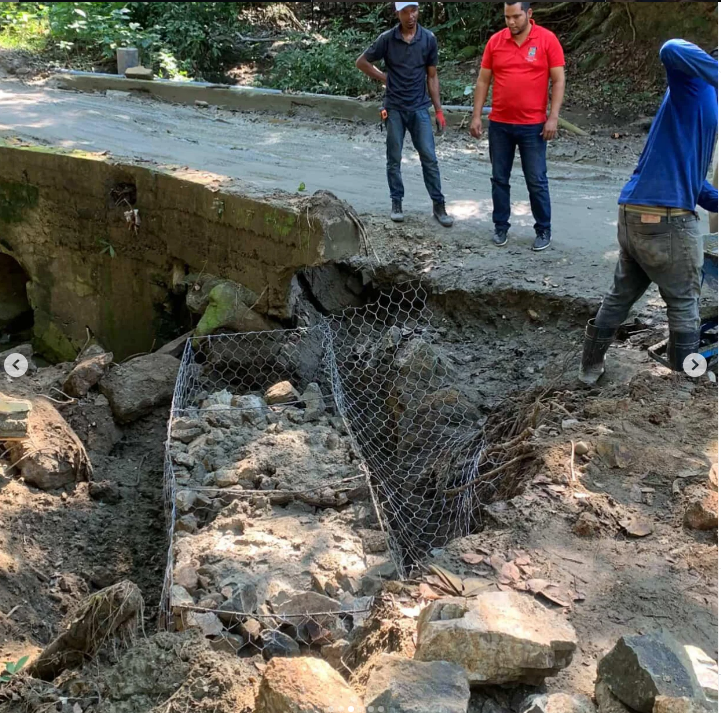Continúan los trabajos de construcción y mejoramiento de los badenes en los sectores de La Culata y Vaca Gorda